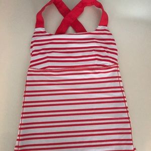 in perfect condition lululemon tank top !!